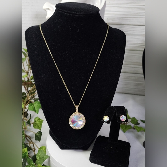Gold Iridescent Crystal Pendant with Chain and Earrings Set - Picture 1 of 8